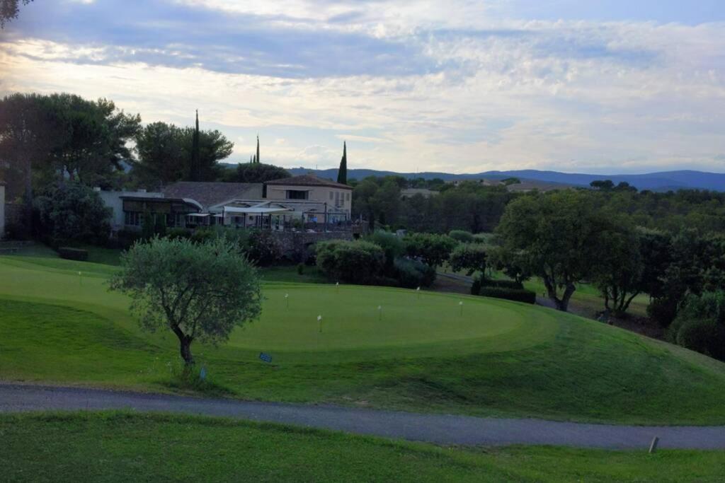 Joli F2 Saint Endreol HAMEAU PALAYSON Var La Motte Extérieur photo