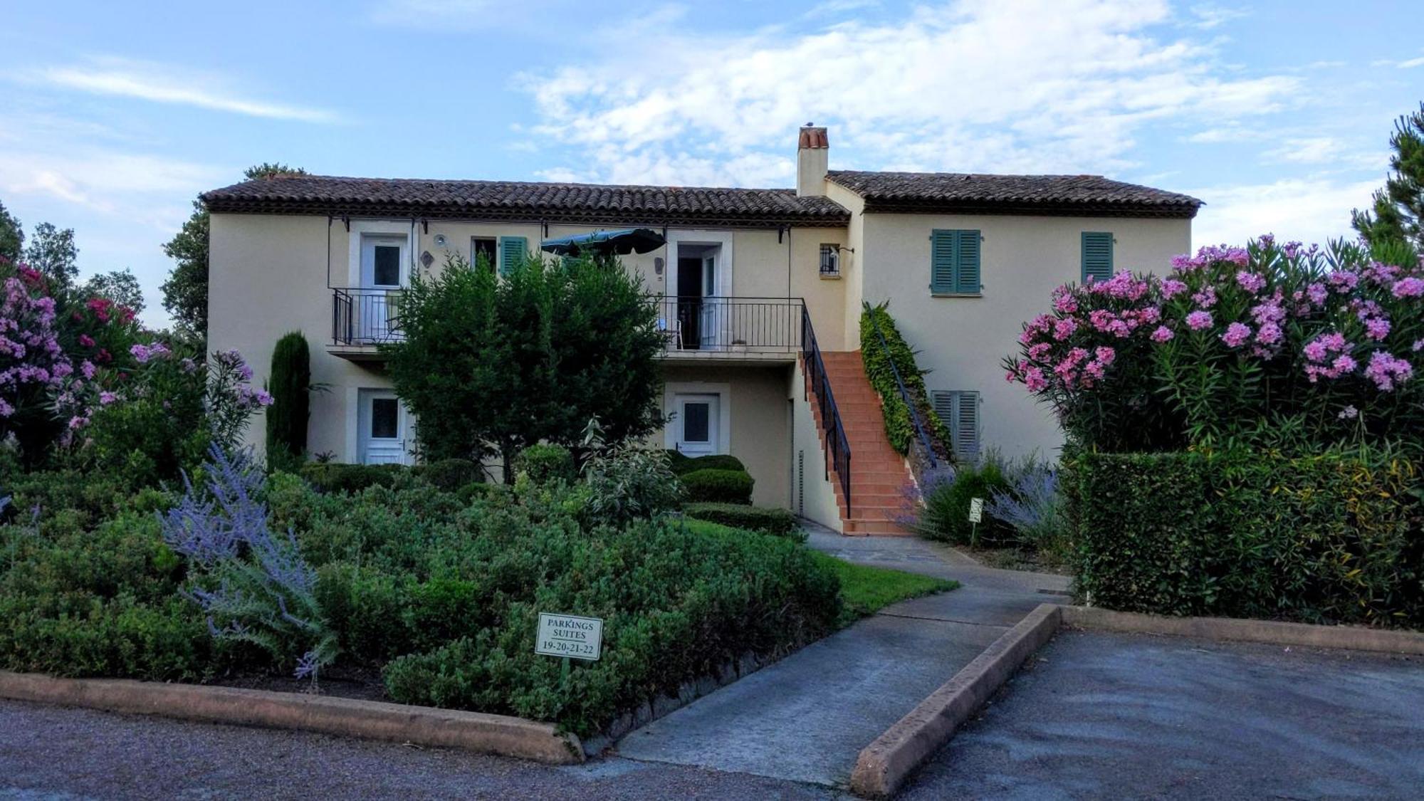 Joli F2 Saint Endreol HAMEAU PALAYSON Var La Motte Extérieur photo